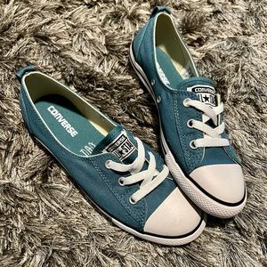 converse seaside slip ons